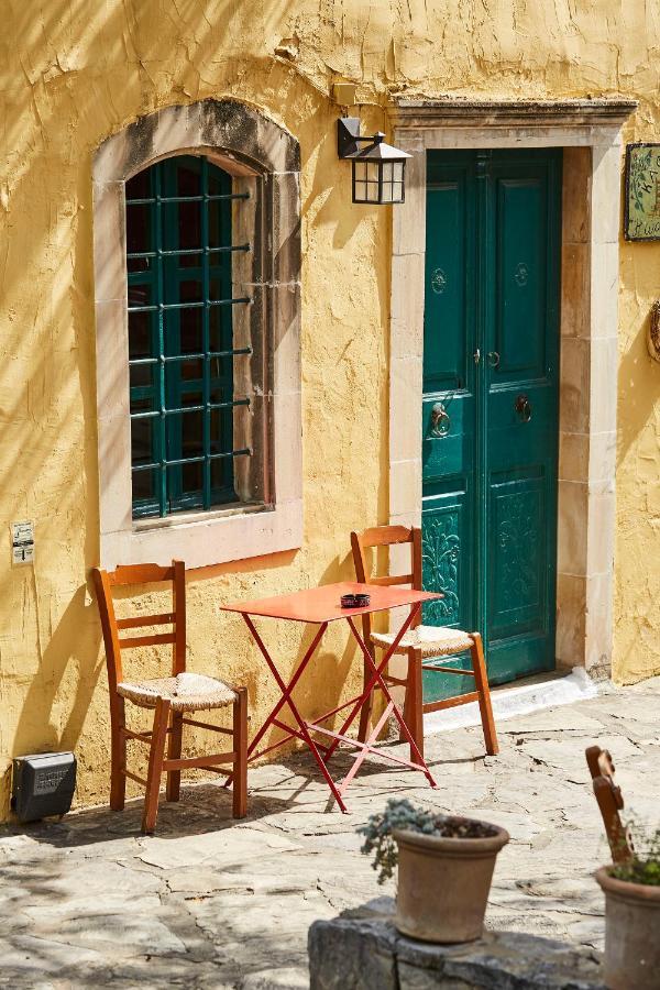 Hotel Arolithos Traditional Village 4*