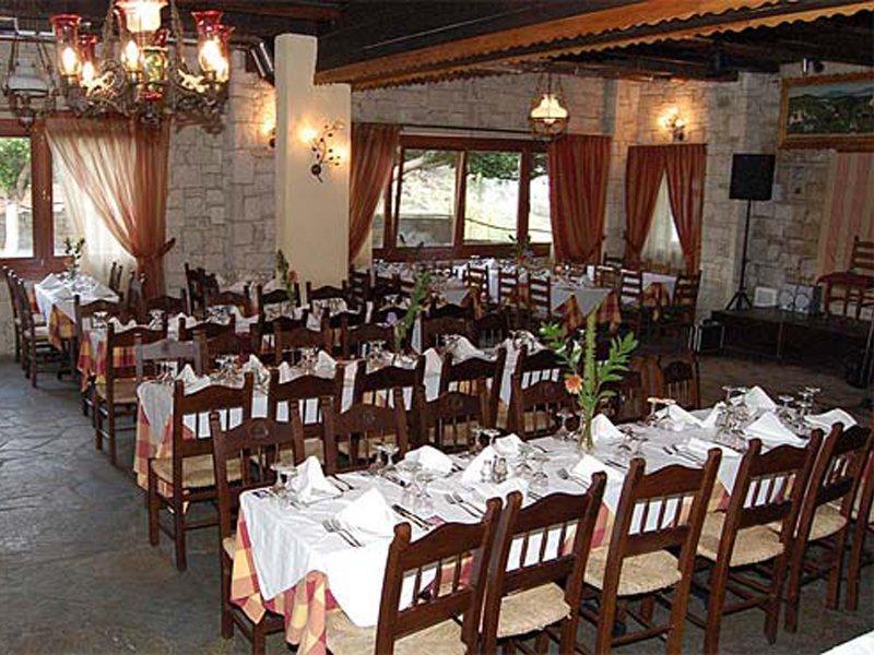Arolithos Traditional Village 4* Tilisos